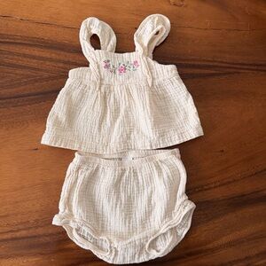 Carter’s Cream Two-Piece Ruffle Cotton Bloomers Set with Floral Embroidery 18M